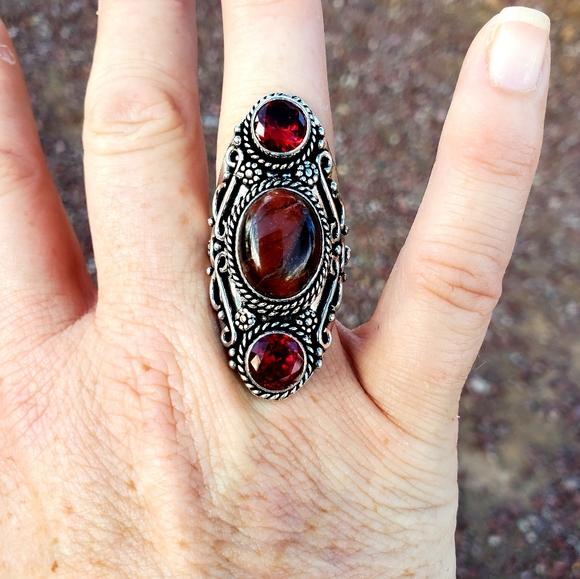 New Red Tiger Eye and Garnet 925 Silver Statement Ring. - Picture 12 of 16